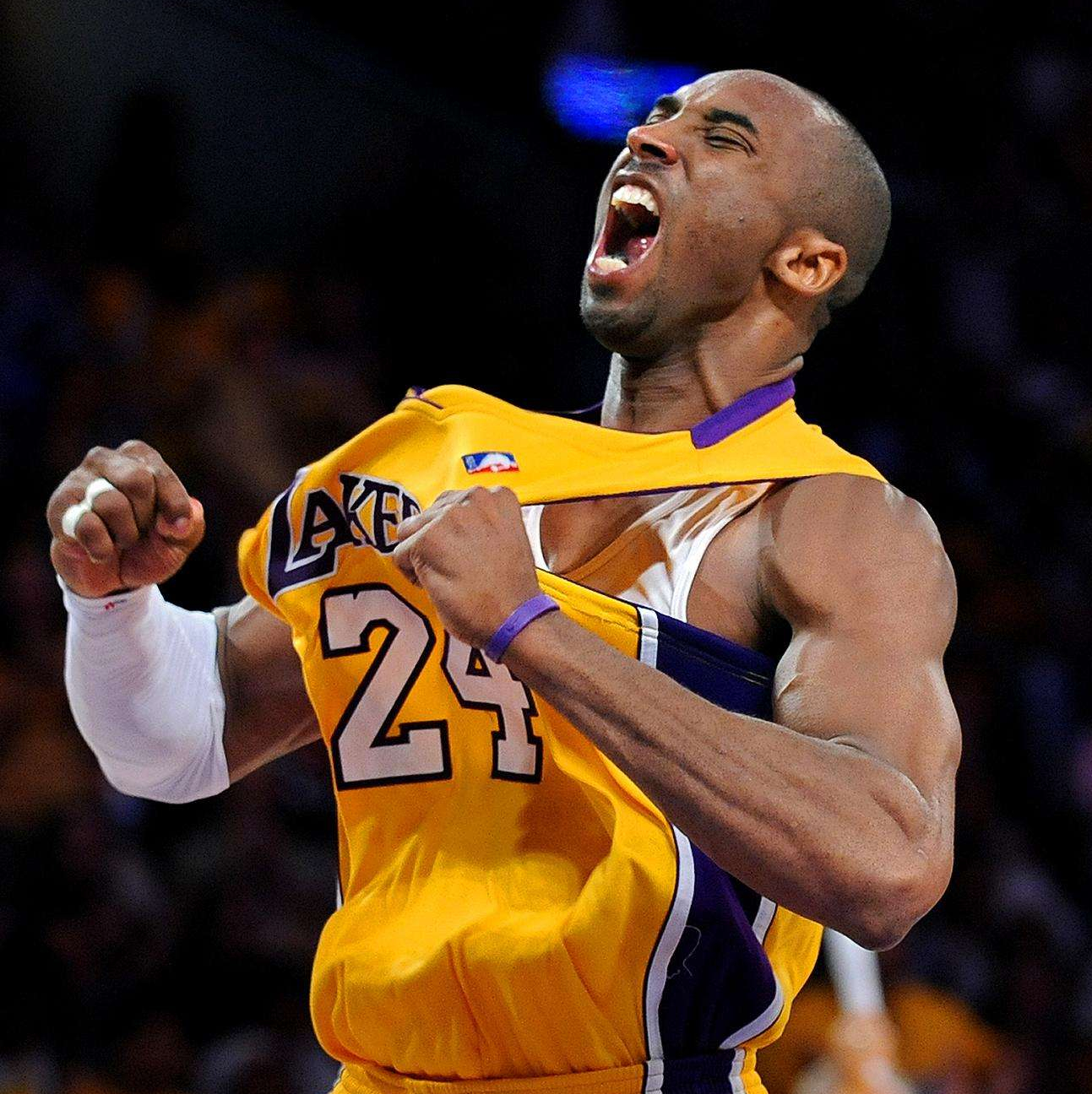 能从低谷坚持下来的利物浦球迷都不容易啊，转当曼联球迷是有多绝望22亮40回复