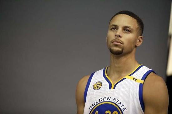 爆了爆了！王俊杰14中10！中国男篮第一进攻前锋