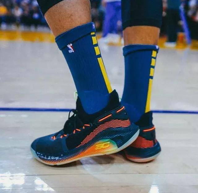 [冰雪]中国女子冰壶队一日双赛一胜一负