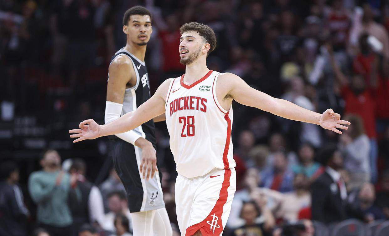 泪目！中国三代游泳人同台引热议，汪顺肺腑之言致敬前辈看哭网友