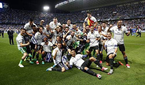 梅西跟前锋比进球、跟中场比助攻！还跟俱乐部比冠军！而且都赢！