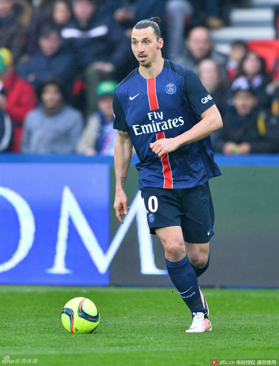 为什么跑垒员在通过垒包时都必须踩到正中央位置以示跑垒规范