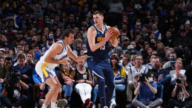 1骑士49／1083%02凯尔特人42／1870%7.53尼克斯39／2066%104雄鹿34／2558%155步行者33／2557%15.56活塞34／2756%167热火28／3048%20.58魔术29／3248%21